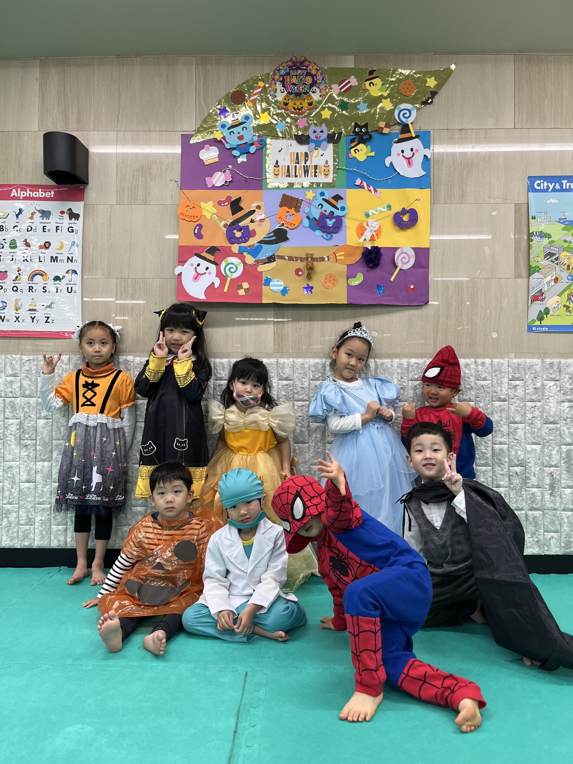 中葛西幼保園「ハロウィンパーティー」子どもたちの衣装