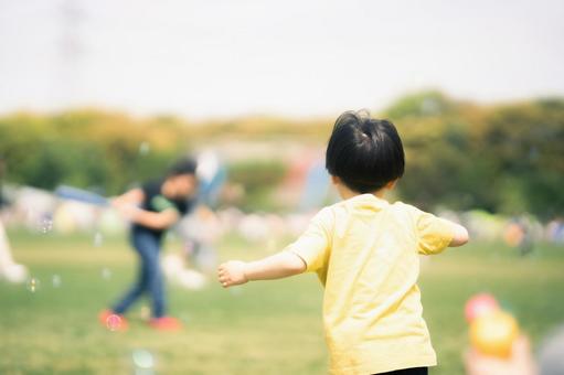 葛西臨海公園での親子レク(しゃぼんだま)